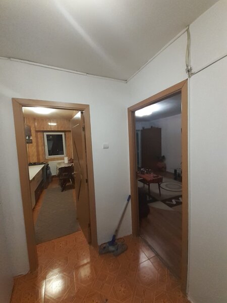 Titan, B-dul Basarabia, langa Mc Donalds,