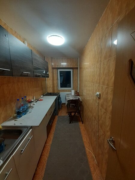 Titan, B-dul Basarabia, langa Mc Donalds,