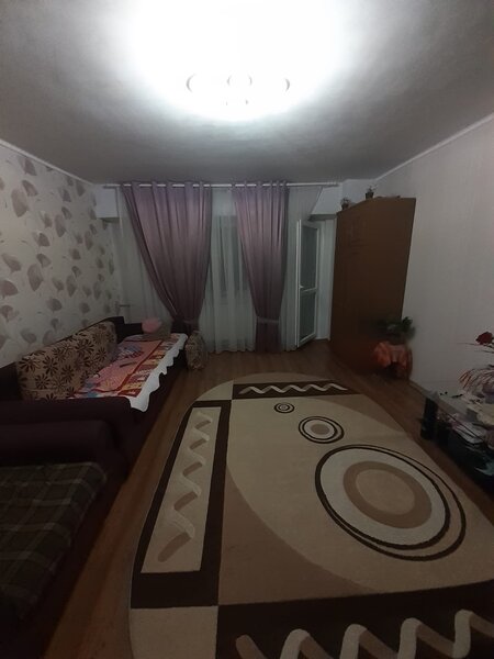 Titan, B-dul Basarabia, langa Mc Donalds,