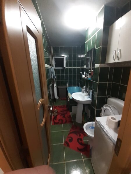 Titan, B-dul Basarabia, langa Mc Donalds,