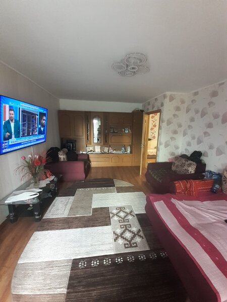 Titan, B-dul Basarabia, langa Mc Donalds,