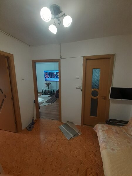 Titan, B-dul Basarabia, langa Mc Donalds,