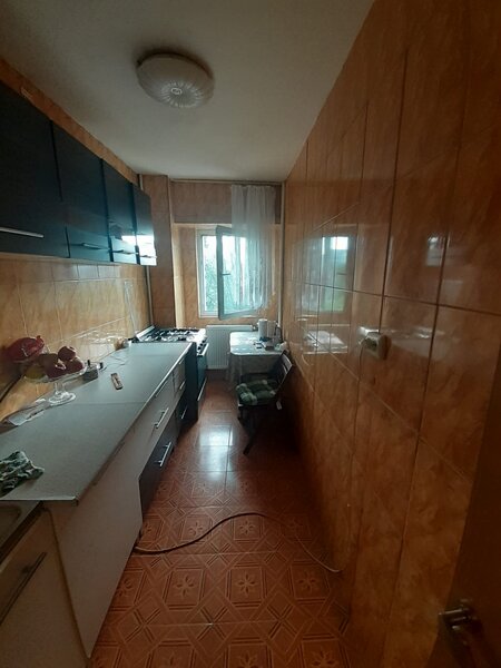 Titan, B-dul Basarabia, langa Mc Donalds,