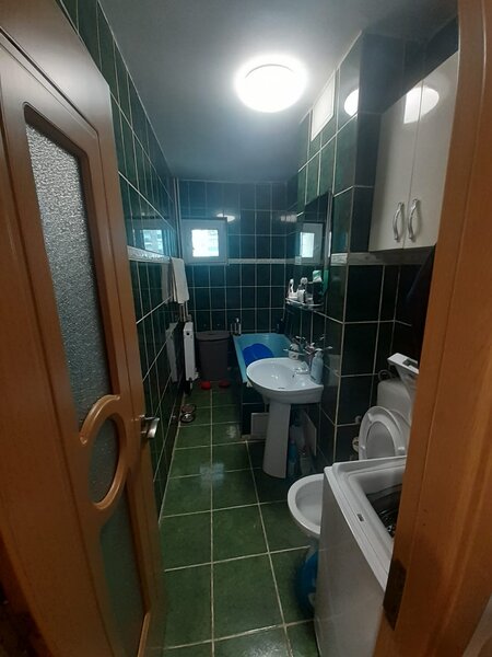 Titan, B-dul Basarabia, langa Mc Donalds,